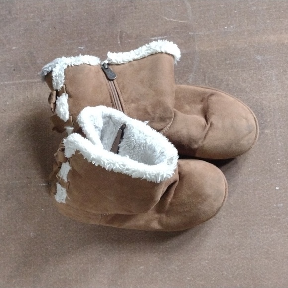 Shoes - Picture 1 of 3